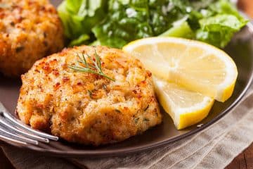 Crab Cakes with Lemon and Tartar Sauce