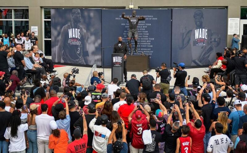 Dwyane Wade statue unveiling Chris Johnson tribute